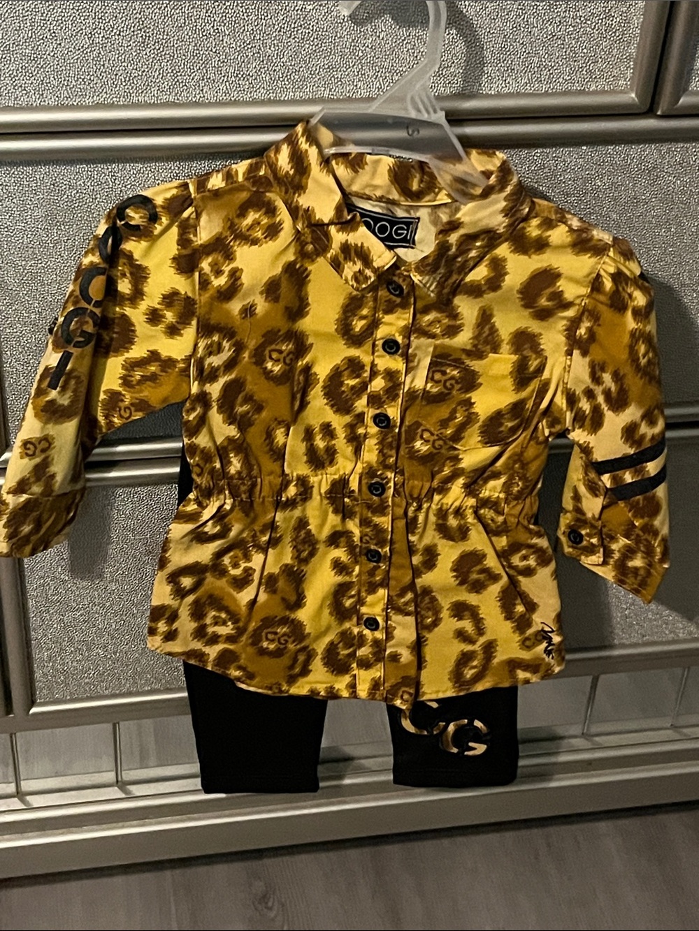 Gucci Kids Yellow Gold Leopard Satin Button-Front Set